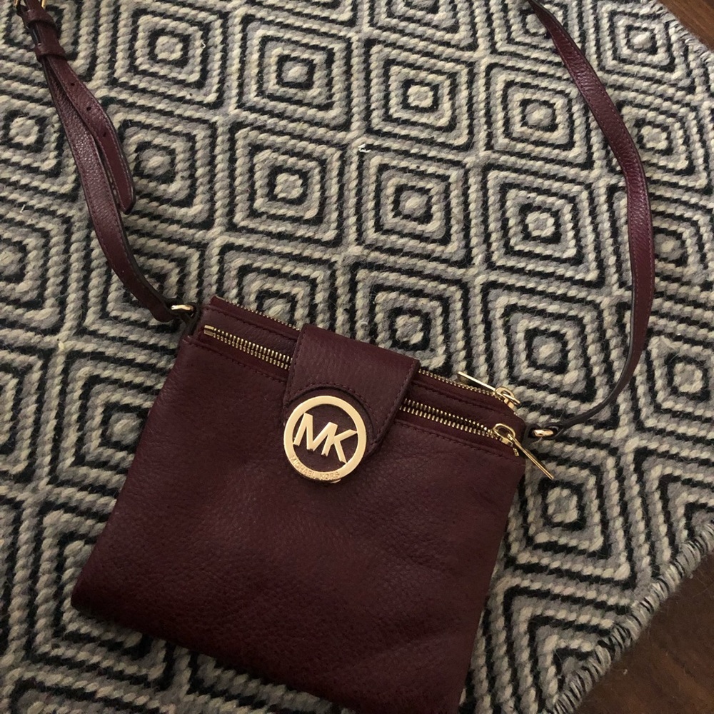 BEAUTIFUL Michael Kors Crossbody